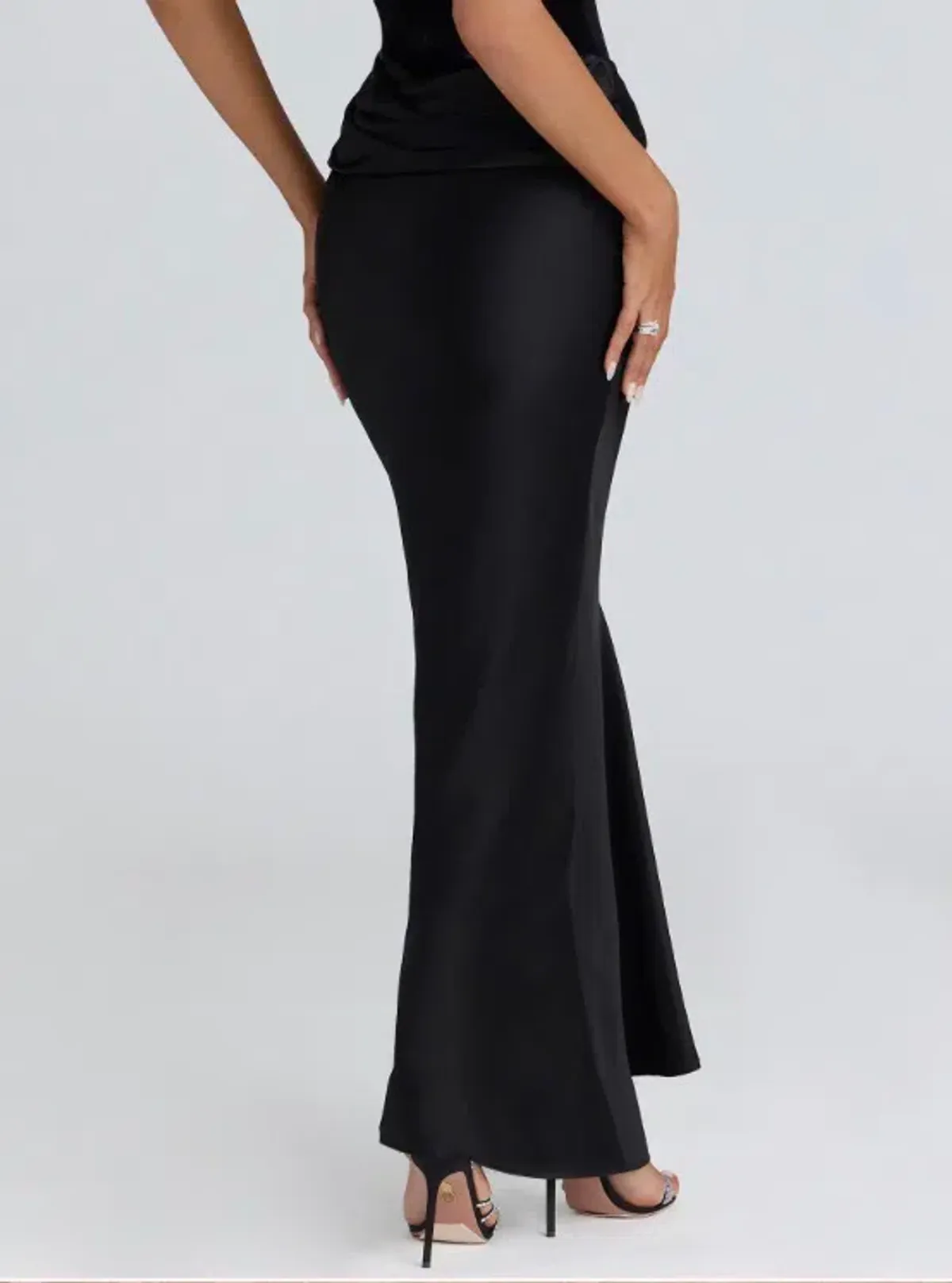House of CB Omari Black Velvet corset XS & Beau Black Maxi Skirt XS - Image 4