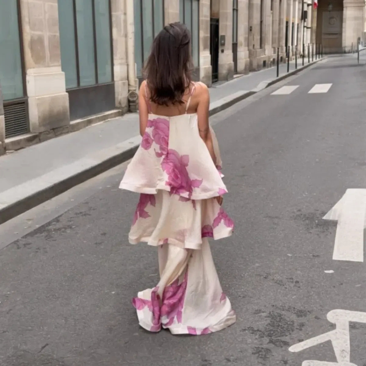Elliatt Rova Tiered Gown in Cream & Pink Floral Size Large - Image 3