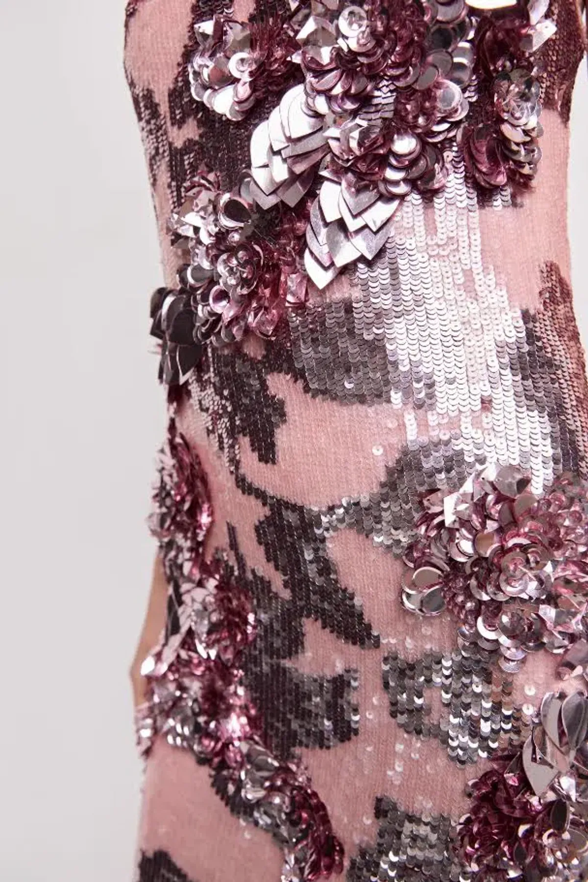 💎🩷  NEW AJE Halo Mini Sequin Dress – Fawn Pink – Size 8 AU 🩷💎 - Image 5