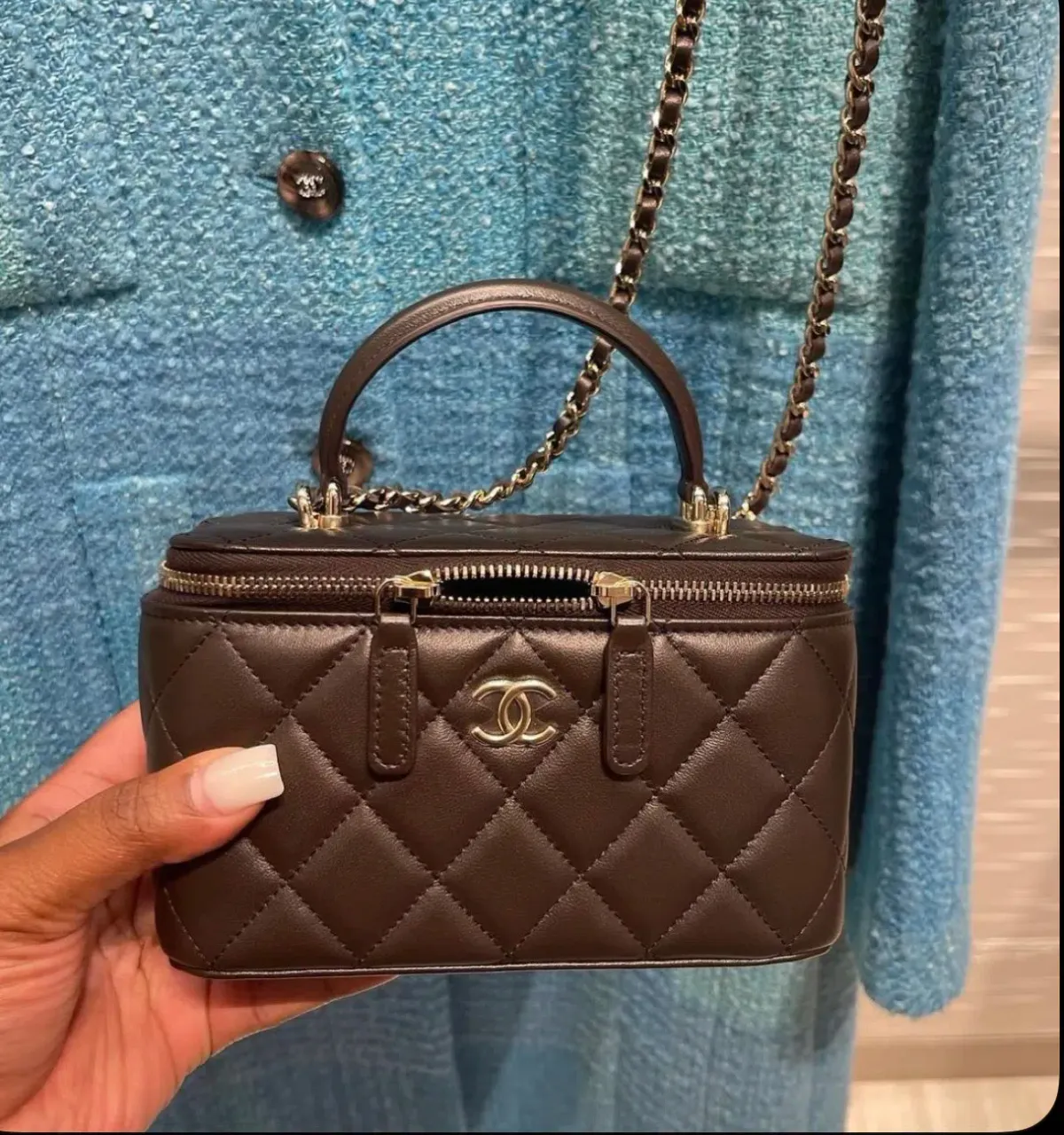 Chanel top handle vanity - chocolate  - Image 2