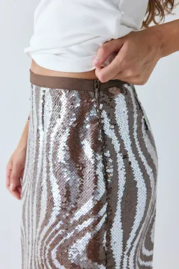 VRG GRL Metallic Sequin Skirt Size 6 for rent on The Volte - image 2