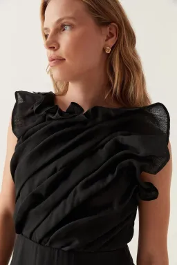 🖤 AJE Genesis Midi Dress – Black – Size 8 AU🖤 for rent on The Volte - image 9