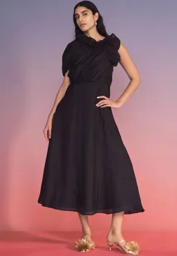 🖤 AJE Genesis Midi Dress – Black – Size 8 AU🖤 for rent on The Volte - image 8