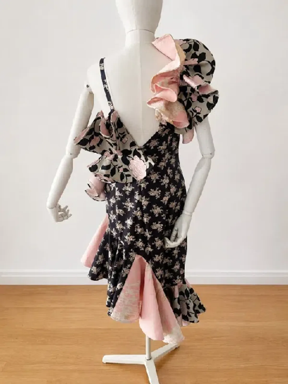 ASILIO Untamed Mind Dress – Metallic Floral – Size 10/12 - Image 4