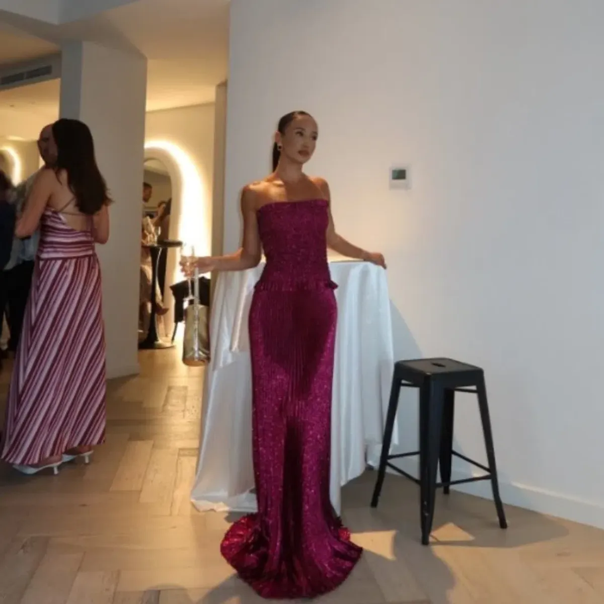 L'IDEE Maya Gown In Sangria Glitter Size 6 - Image 4