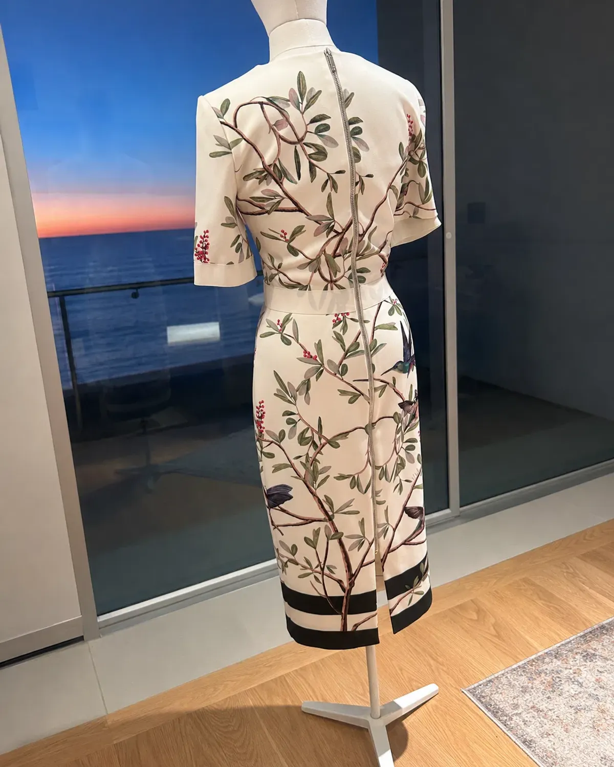 TED BAKER Everely Highgrove Hummingbird Branch Blossom Midi Dress sz 2 uk 10 Au - Image 4