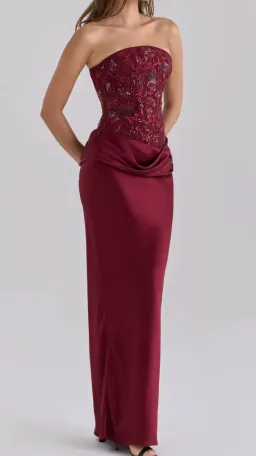 House of CB Samina Maxi Red M/10-12 for rent on The Volte - image 2