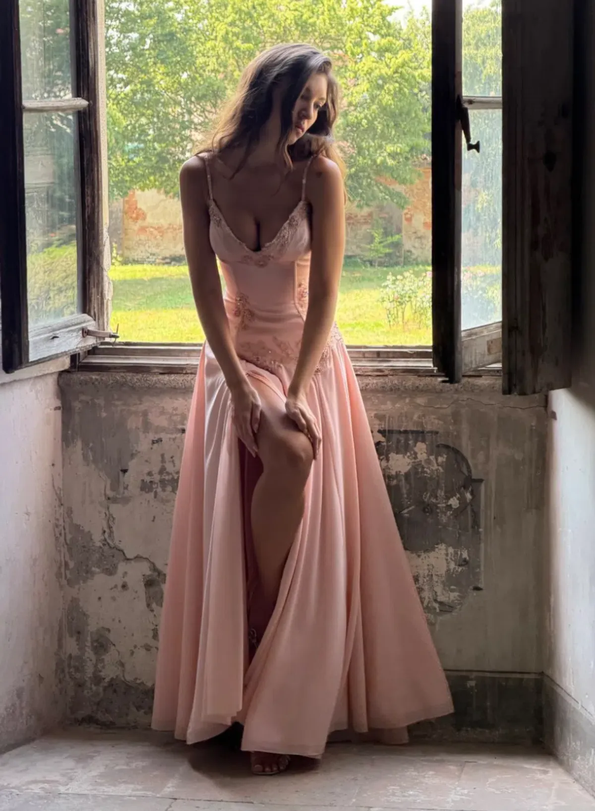 HOUSE OF CB SALOMA BLUSH EMBELLISHED MAXI DRESS SIZE S (AU8-10)  - Image 5