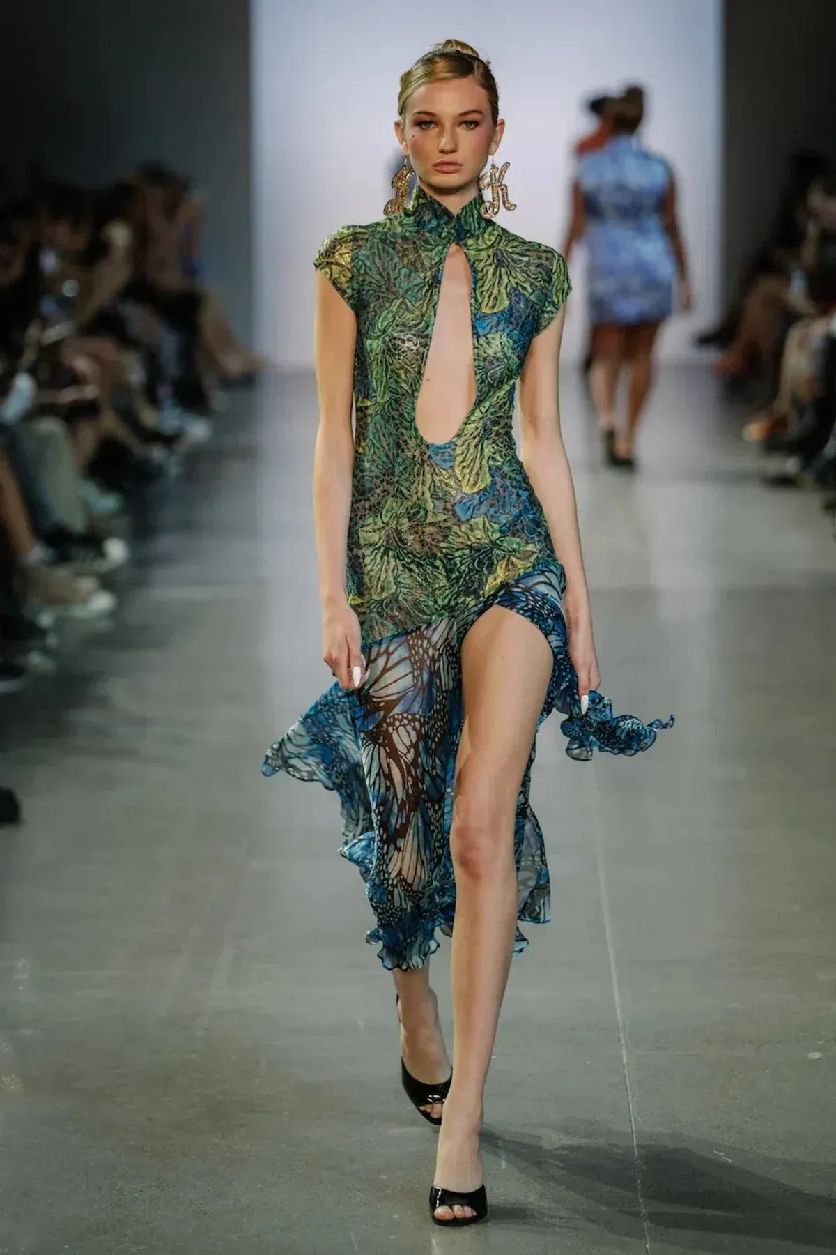 Kim Shui Lace Qi Pao Butterfly Size XS (6) - Image 1