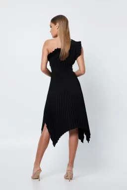 Mossman The Lady Like Midi Dress Black Size 6 for rent on The Volte - image 2