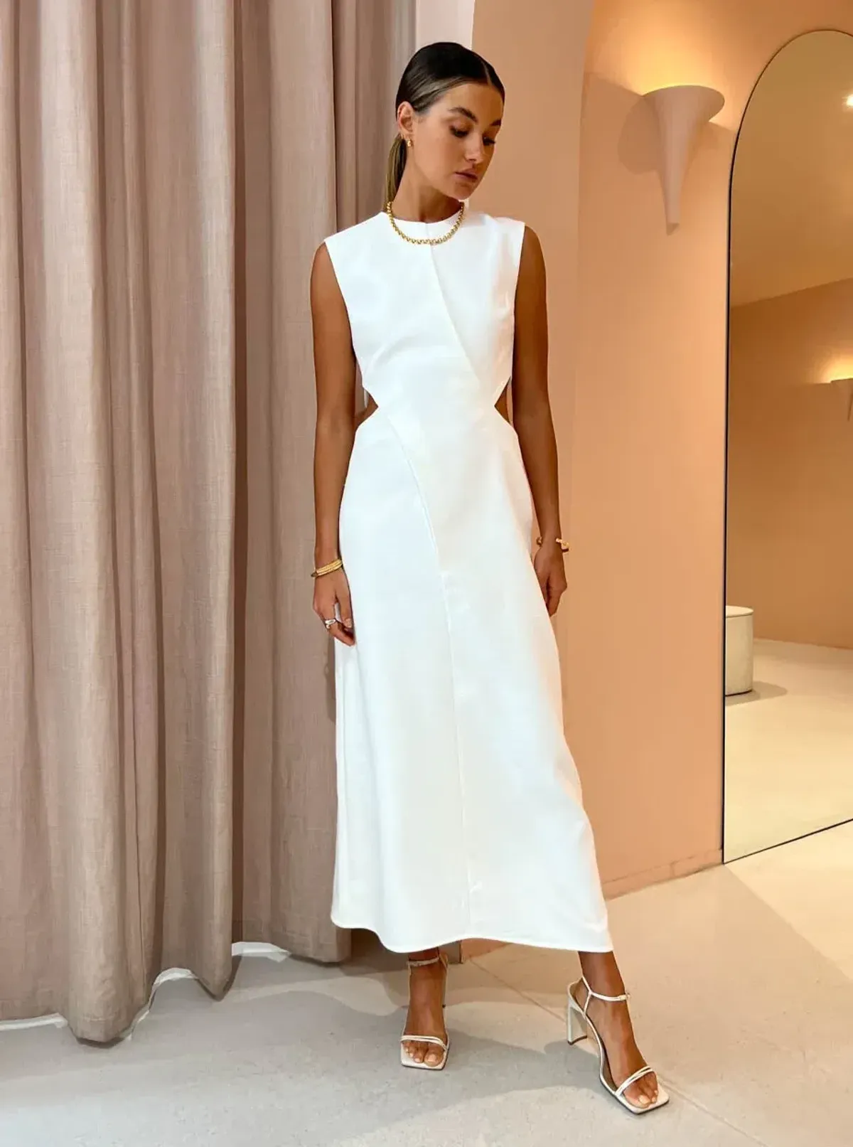 Camilla & Marc Hoxton Sleeveless Dress in Cream Size 6 - Image 1