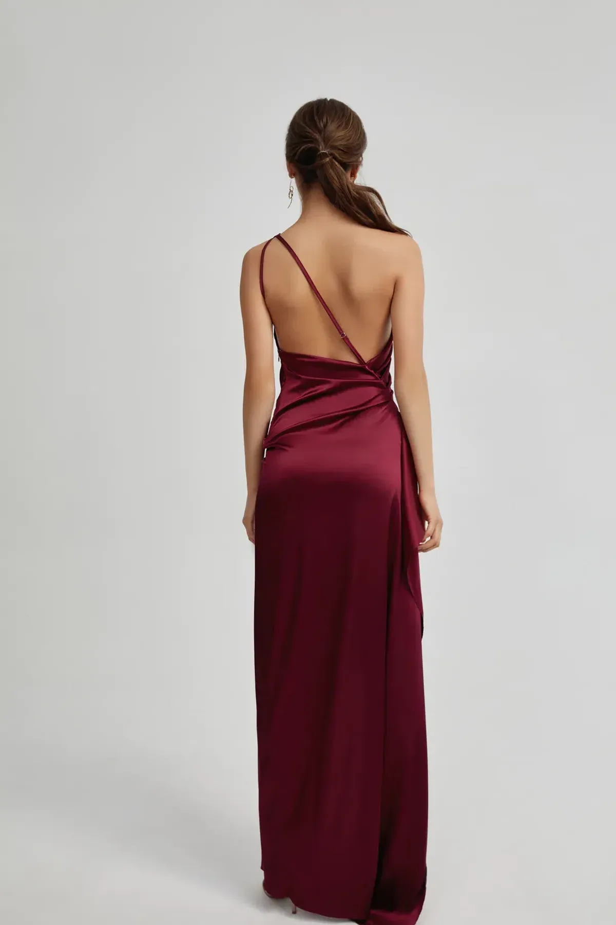Lexi Samira Gown Burgundy Size 8 - Image 3