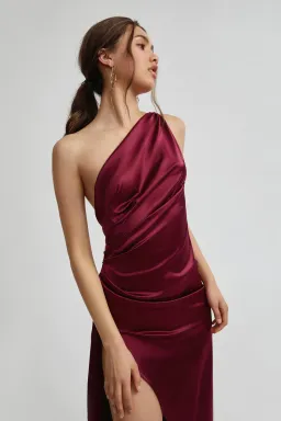 Lexi Samira Gown Burgundy Size 8 for rent on The Volte - image 2