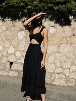 Posse Sofia Midi Dress Black Size 10 for rent on The Volte - image 2