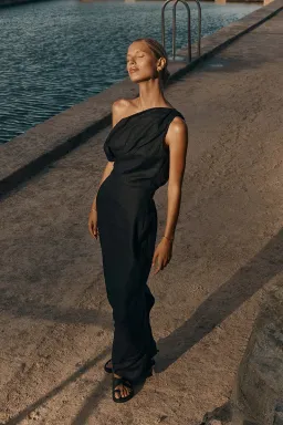 DISSH Cass Black Linen Dress Size 6 for rent on The Volte - image 1