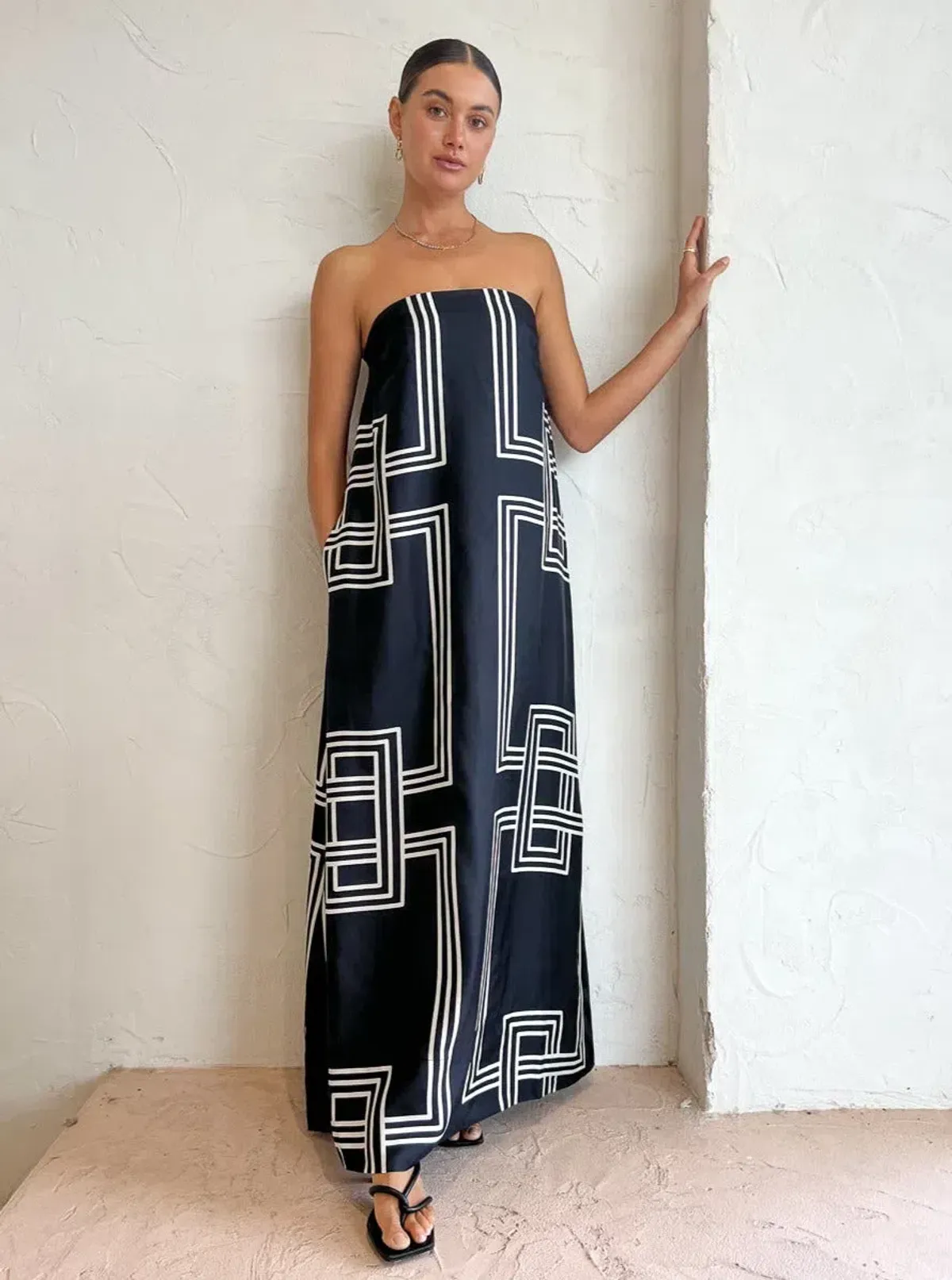 Ginger & Smart Walk the Line Gown in Black Base Size 6 / XS - Image 1