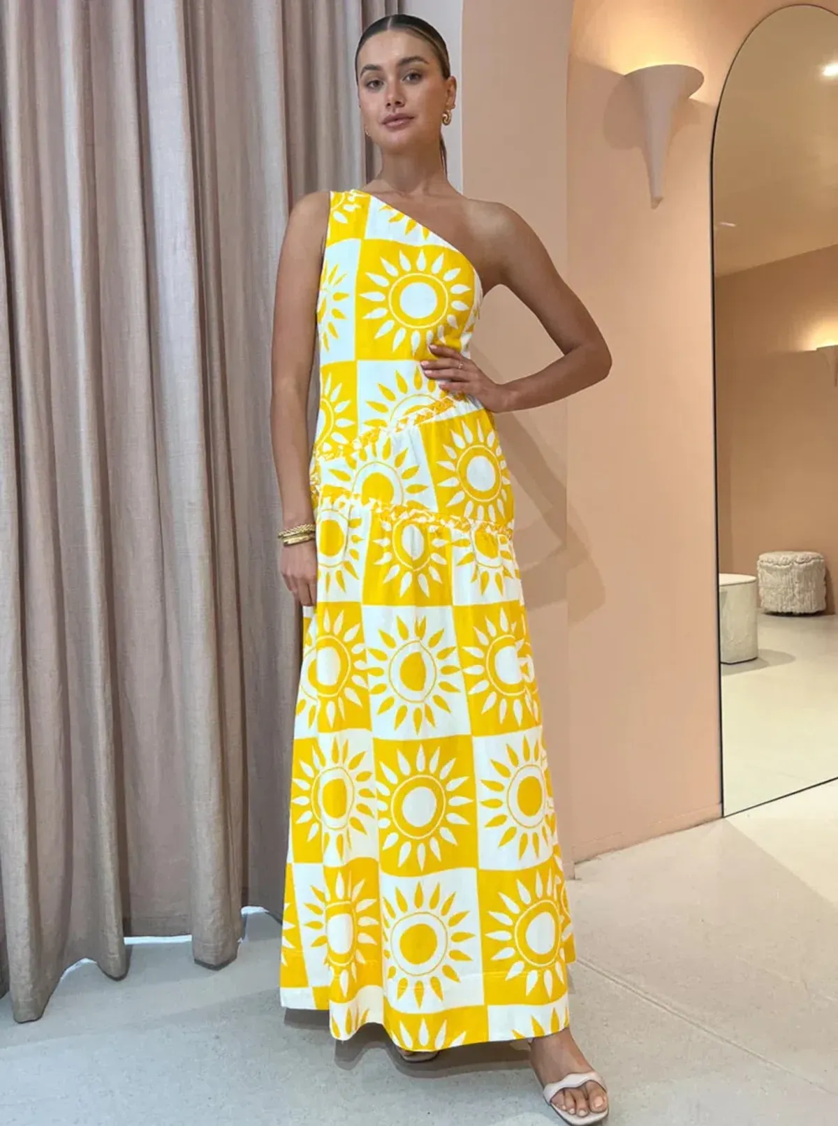 By Nicola Goldie One Shoulder Yellow Size AU 6  - Image 1