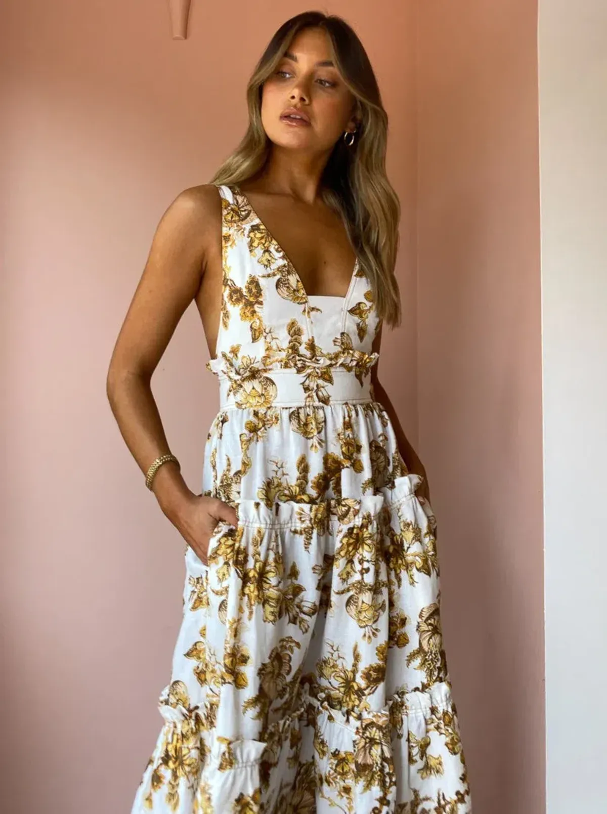 Shona Joy Bella Plunged Tiered Midi Dress Print Size 10  - Image 2