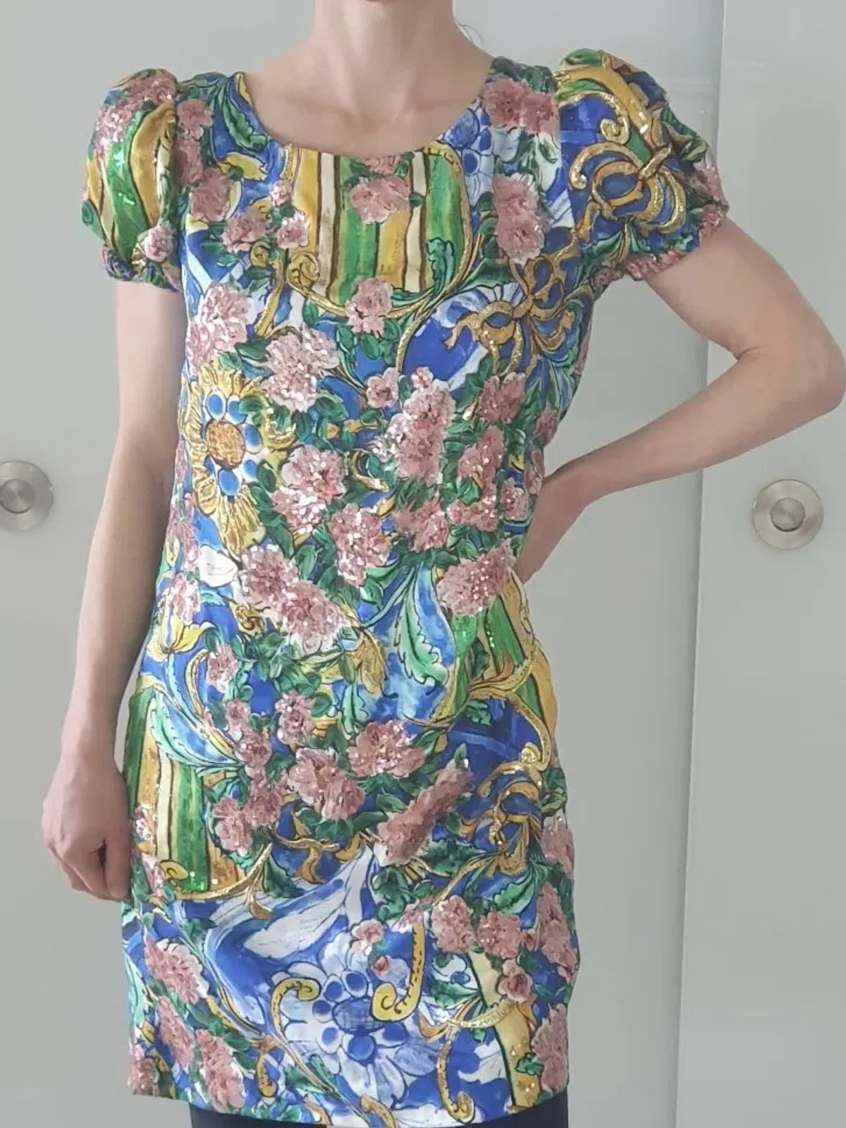 Dolce and Gabbana Printed Silk Dress with Embroidered Applique Floral Size 44 / AU 12 - Image 5