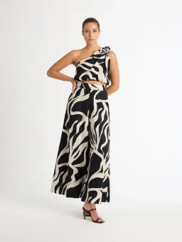 Sheike Zulu Top Print Size AU 10 for rent on The Volte - image 1