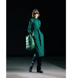Julia Allert Fashion Fitted Midi Dress Green Size 10 for rent on The Volte - image 1