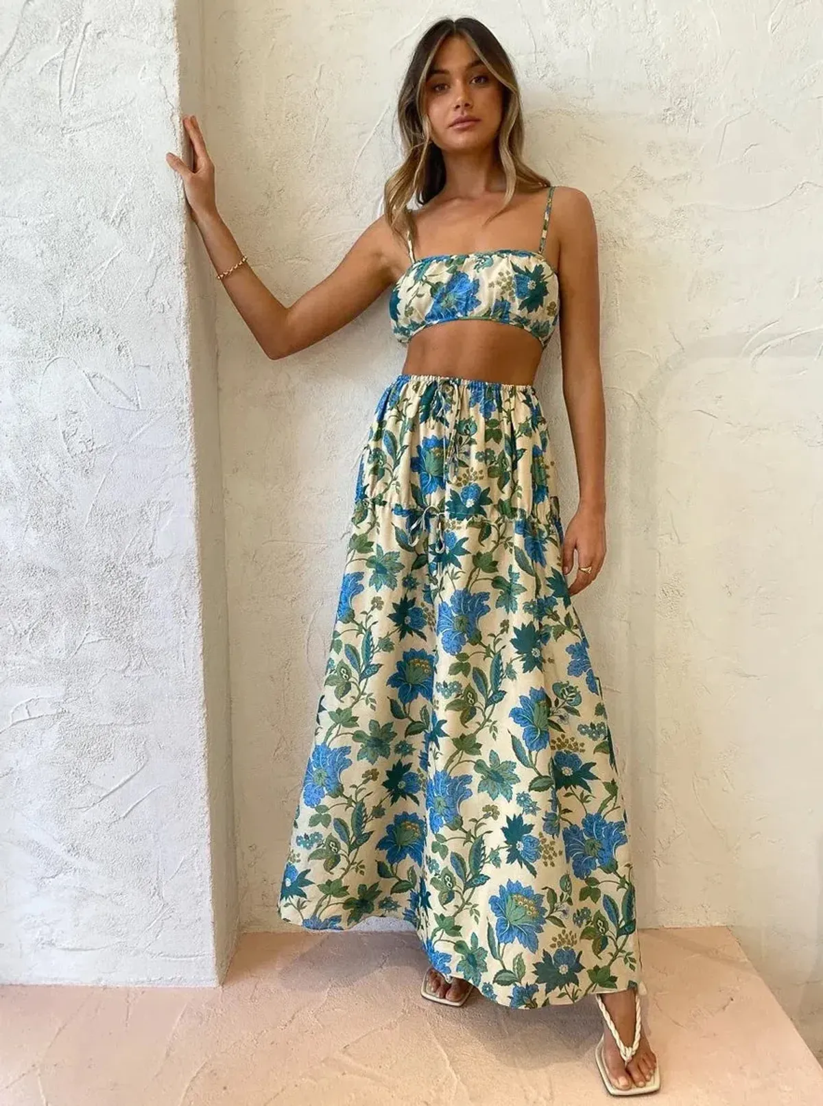 Sir The Label Celia Cropped Top and Midi Skirt Set in Marguerite Floral Print Size 2 / AU 10 - Image 1