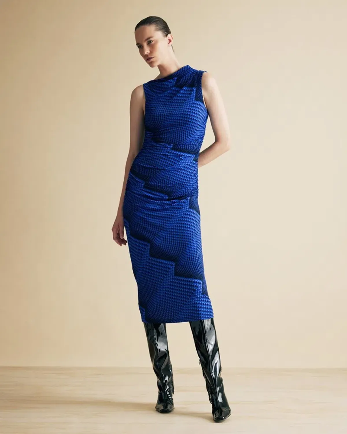 Cue Jersey Rushed Dress Blue Print Size 8 - Image 2