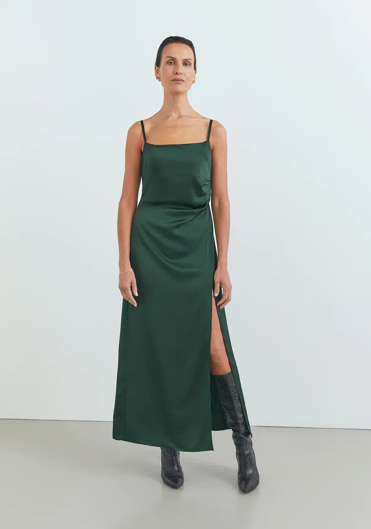 Viktoria and Woods Immunity Dress Green Size 4 / AU 14 for rent on The Volte - main image