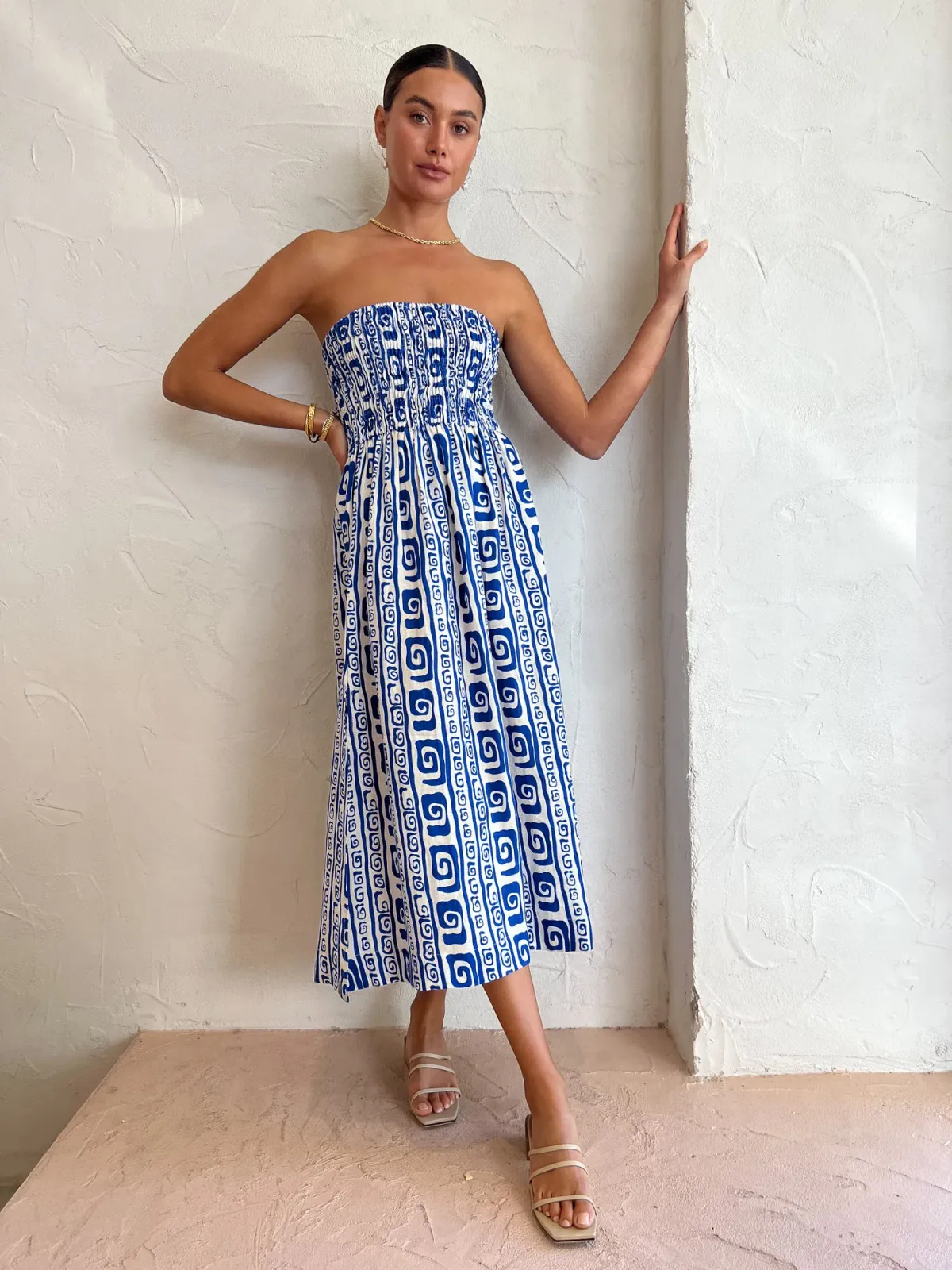 Faithfull the Brand Musee Midi Dress in Island Blue Pacific Print Size 6 for rent on The Volte - main image