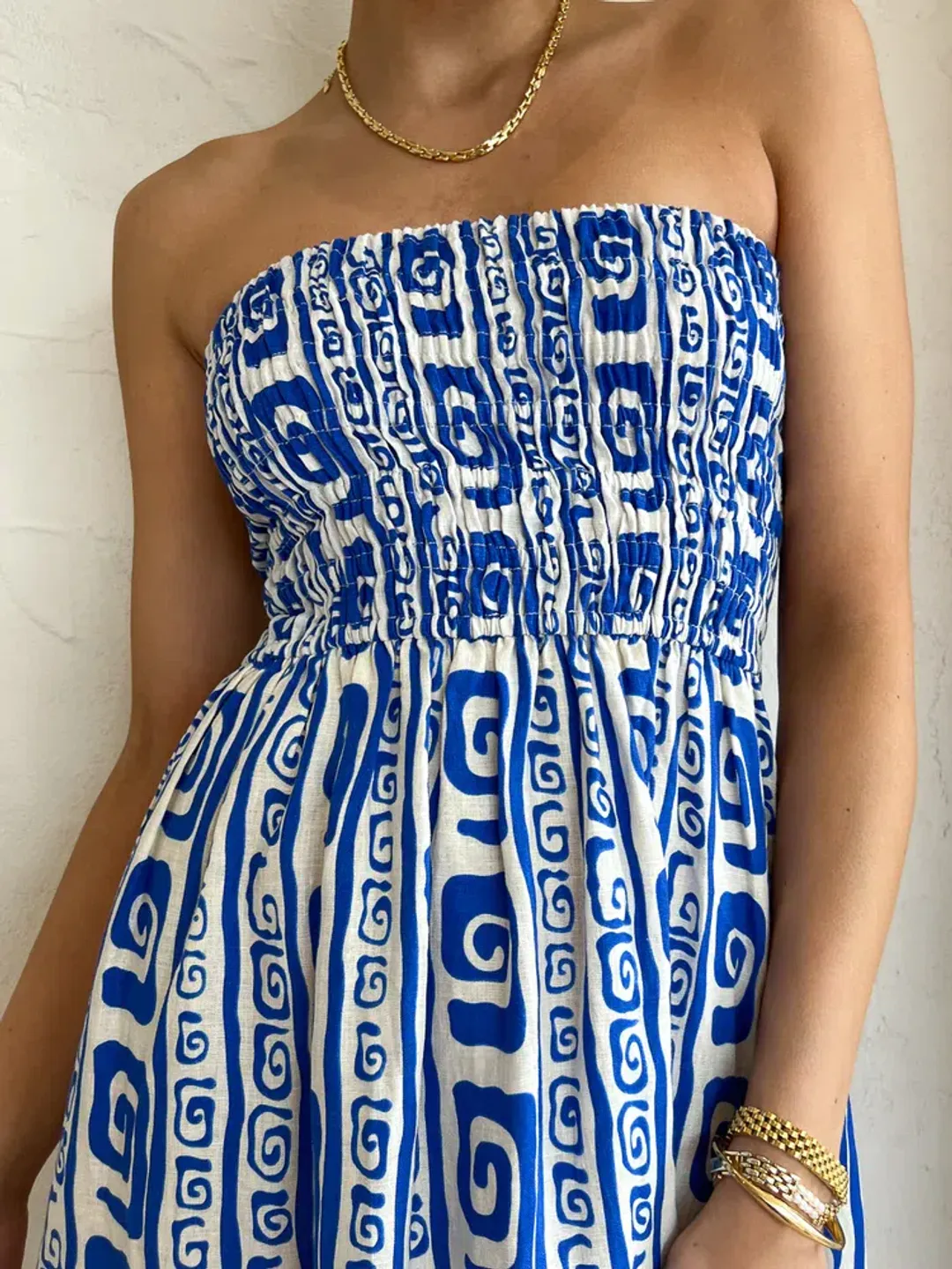 Faithfull the Brand Musee Midi Dress in Island Blue Pacific Print Size 6 for rent on The Volte - main image