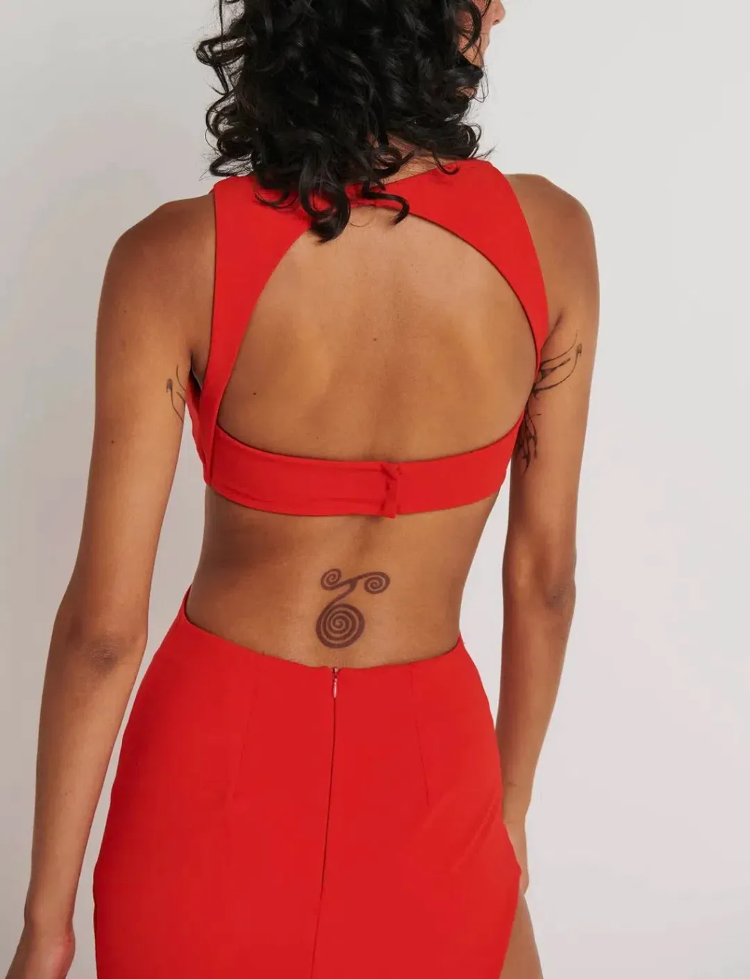 Effie Kats Eniko Gown Red Size S / AU 8 for rent on The Volte - main image