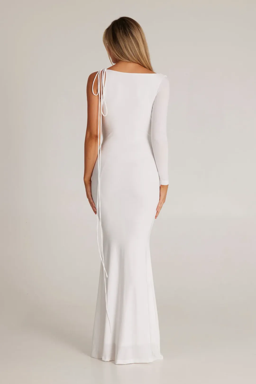 Melani The Label Emelia Reversible Gown White Size S/ AU 8 for rent on The Volte - main image