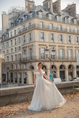 1939 Bridal Off Shoulder Embellished Lace Wedding Dress White Size 8 for rent on The Volte - image 2