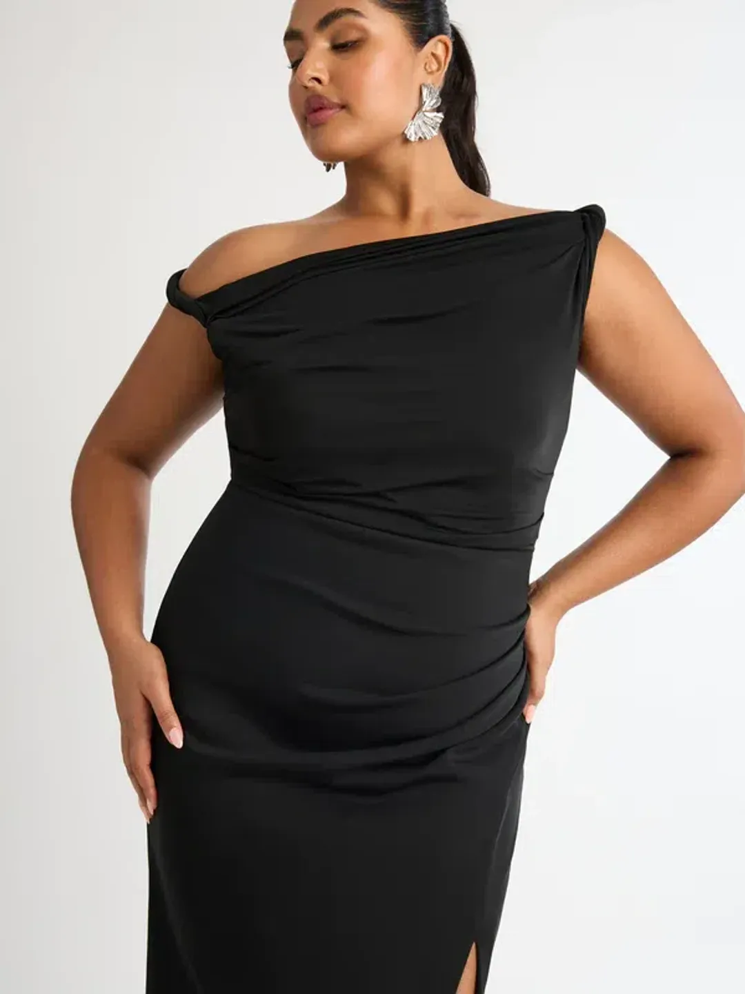 Sheike Stella Gown in Black Size AU 14 for rent on The Volte - main image