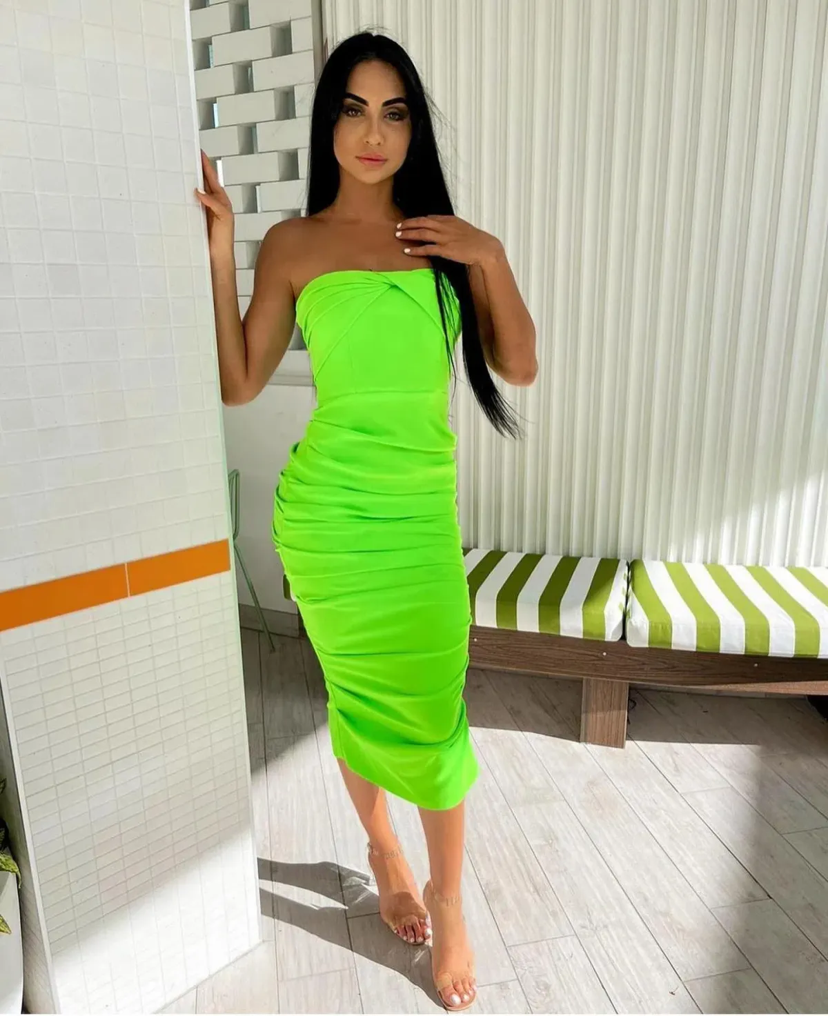Alex Perry Channing Dress Green Size 12 for rent on The Volte - main image