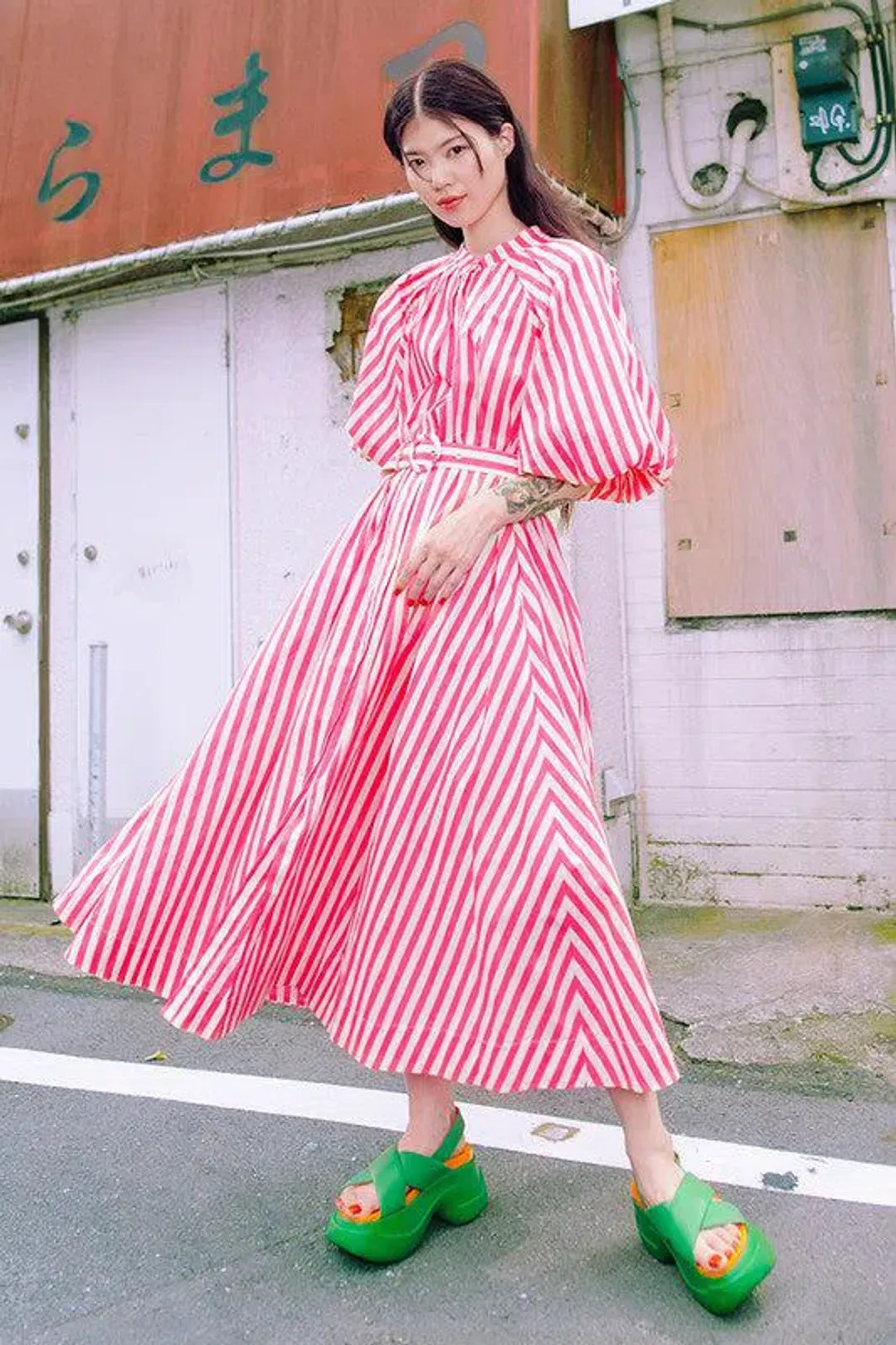 Bohemian Traders Pleated Neck Midi Dress in Pink Size 4XL/ AU 22 for rent on The Volte - main image