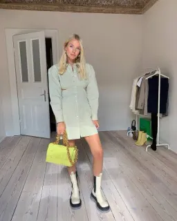 Jacquemus La Robe Cavaou Courte Shirt Mini Dress Beige Size 40 / AU 10 for rent on The Volte - image 5