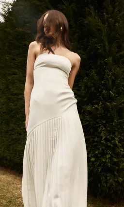 Bianca & Bridgett Mara Pleated Dress White Size 6 for rent on The Volte - image 4