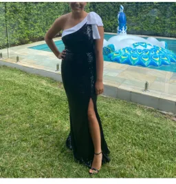 Bariano Bondi Shoulder Bow Gown Black Size 10 for rent on The Volte - image 2