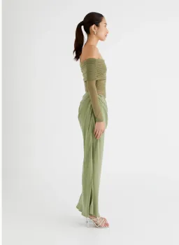 Benni Yasmin Off Shoulder Maxi Dress in Pistachio Size 8 for rent on The Volte - image 4