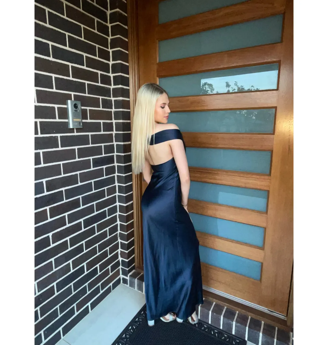 Natalie Rolt Bridget Maxi Dress in Navy Size 1 / AU 8 for rent on The Volte - main image