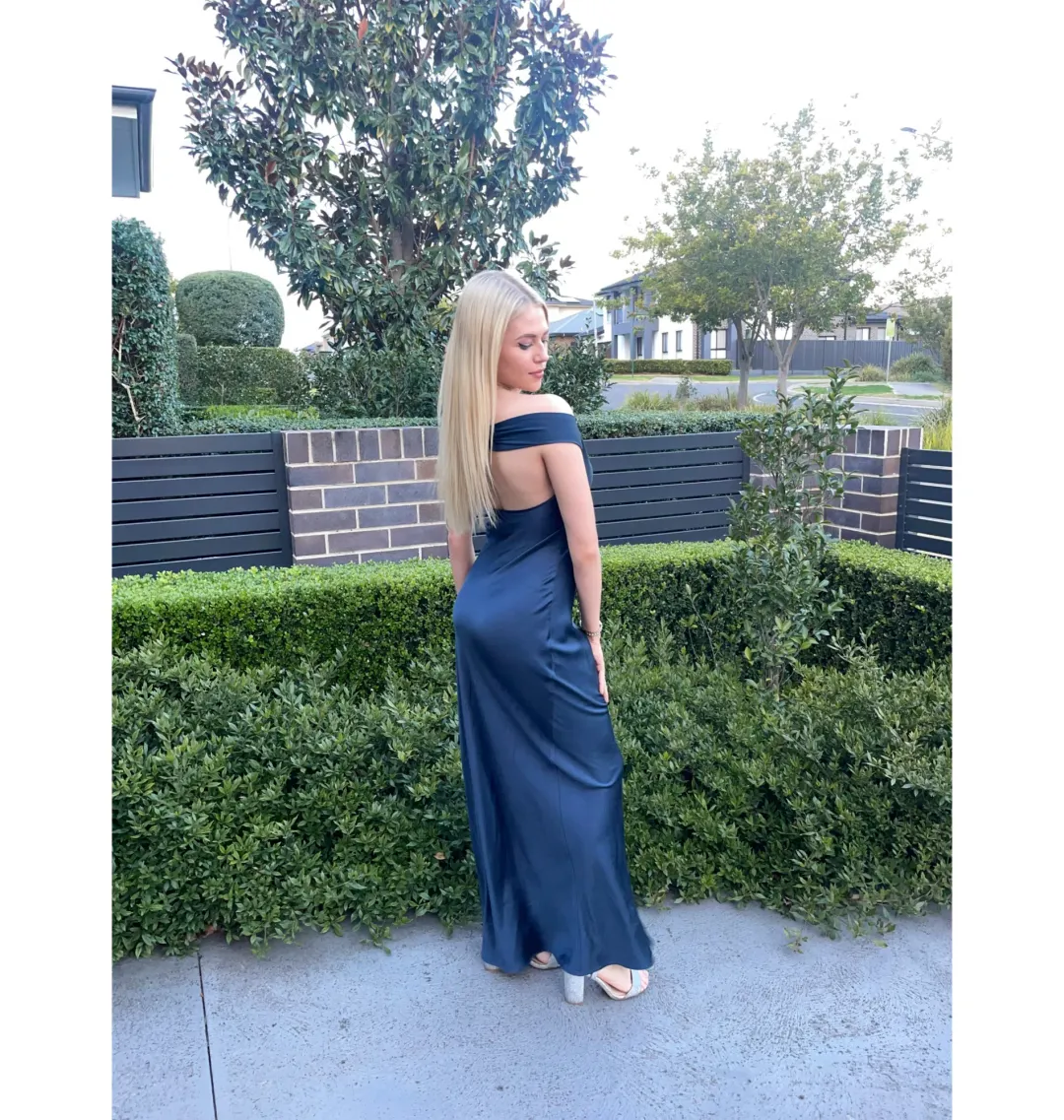 Natalie Rolt Bridget Maxi Dress in Navy Size 1 / AU 8 for rent on The Volte - main image