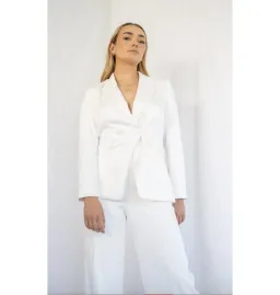 Sheike Yours Truly Two-Piece Suit White Size 8 for rent on The Volte - image 3