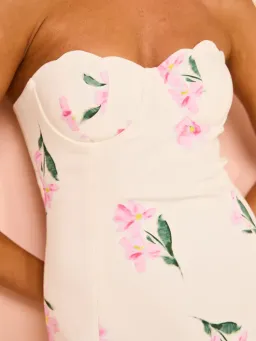 Issy Scalloped Bodice Midi Dress In Rose Print AU 14 for rent on The Volte - image 4