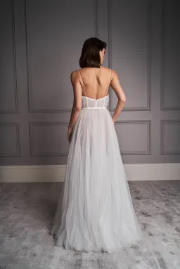 Leah Da Gloria Harley Gown White Size 10 for rent on The Volte - image 3
