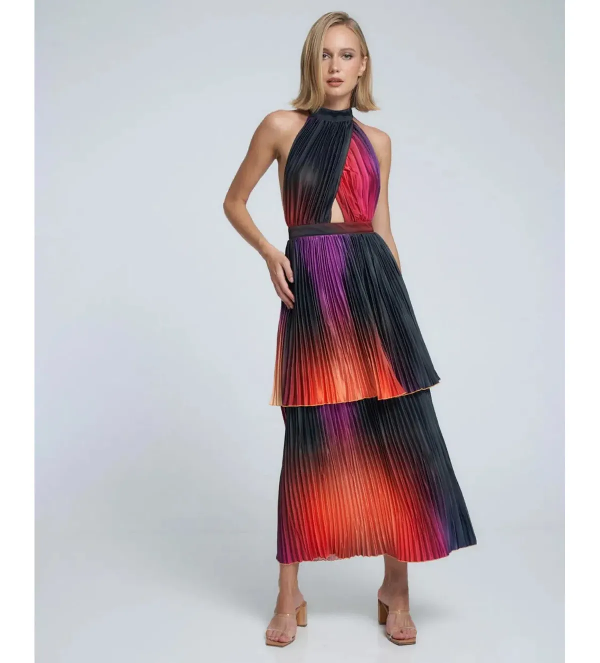 L’Idee Magnifique Gown Fire Size 8 for rent on The Volte - main image