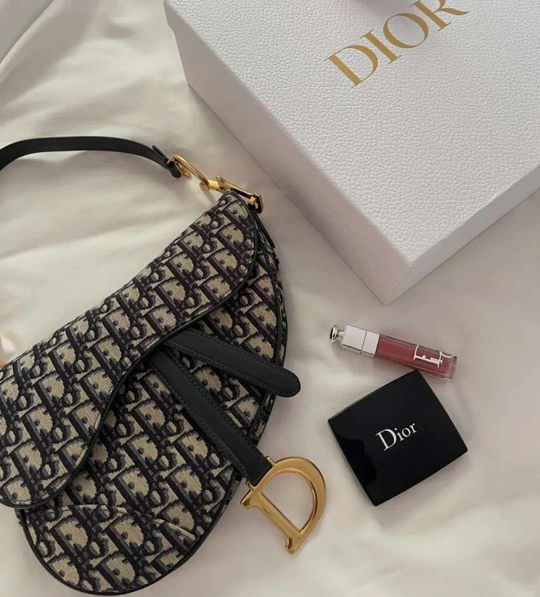 Dior Saddle Blue Oblique Jacquard for rent on The Volte - main image