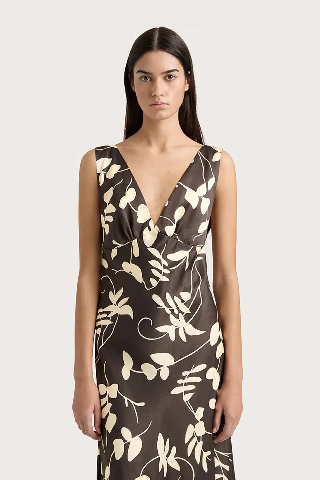 Faithfull The Brand Amiens Maxi Dress in Brown Print Size XS / AU 6 for rent on The Volte - main image