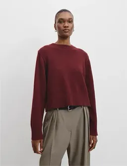 Country Road Organically Grown Cotton Blend Crop Crew Neck Knit Size 16/XL for rent on The Volte - image 1