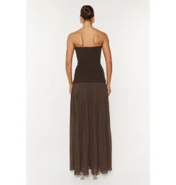 She is OLLA Nicolette Dress in Espresso Size L/AU12 for rent on The Volte - image 3